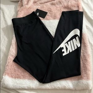 Nike Women’s Tights